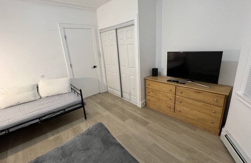 North Bergen Apartment | Room very close to Manhattan
