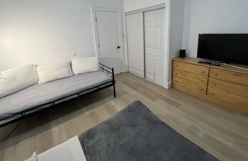 North Bergen Apartment | Room very close to Manhattan