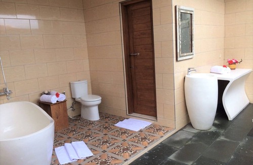 Banjartegehe House | Room-villa - Warung Aromachampuhan