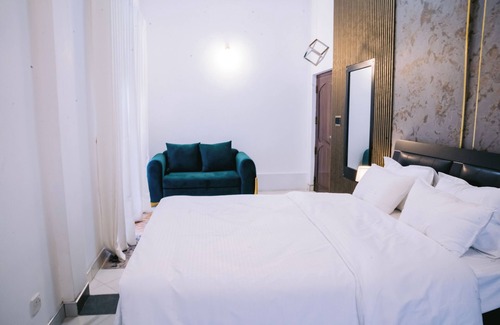 Katana Villa | Room W/Garden View + Queen Size Bed
