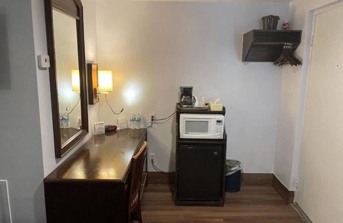 North Tonawanda House | Room w/King Bed, Scottish Inns, Free Parking, few Minutes from Niagara Falls