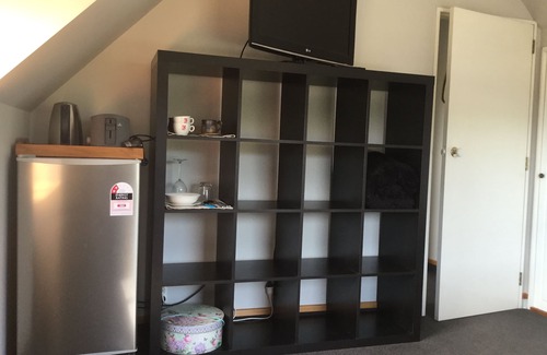 Christchurch House | Room with a Mountain View on the lower slopes of the Christchurch Port Hills