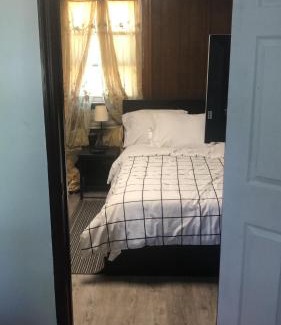 Port Ivory House | room with a private shower