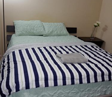 Burlington House | Room with private bath across train station
