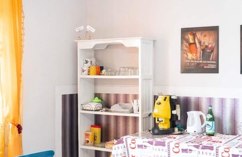 Secondigliano Apartment | Room with private bathroom - Brown