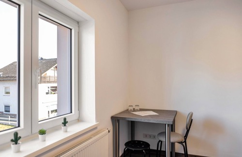 Rotenburg an der Fulda Apartment | Room 'Zimmer 7' with Shared Garden and Wi-Fi