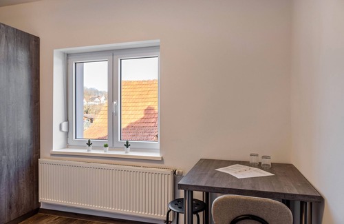 Rotenburg an der Fulda Apartment | Room 'Zimmer 7' with Shared Garden and Wi-Fi
