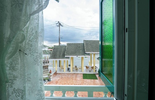 Pak Kret House | RoomQuest Baan Khun Phra The Iconic