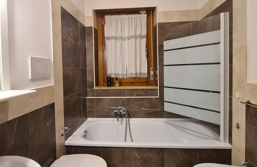 Rome Province Apartment | Rooms And Comfort Apartment