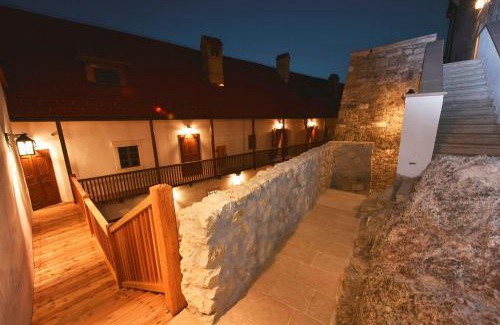 Cerklje ob Krki Apartment | Rooms & Apartments Podsreda Castle