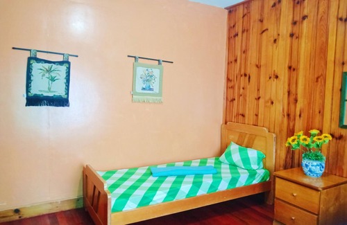 Sagada Cabin | ROOMS AT AN AMERICAN-STYLE CABIN