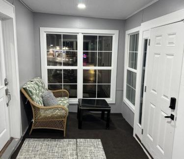 Minneapolis House | Rooms at Broadway Booking