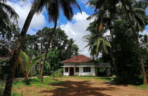 Battaramulla House | Rooms at Colombo Sri Lanka. Nearly Sri Lanka Immigration Office, Relway Station