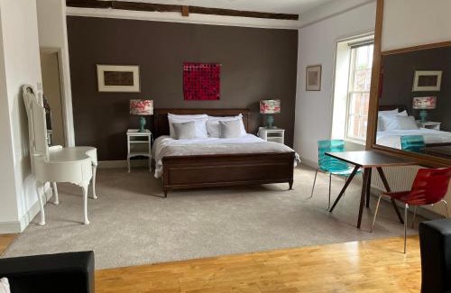 Harleston House | Rooms at number 3