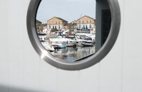 Penarth Hotel | Rooms at Penarth Marina