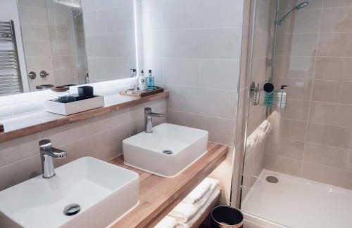 Penarth Hotel | Rooms at Penarth Marina