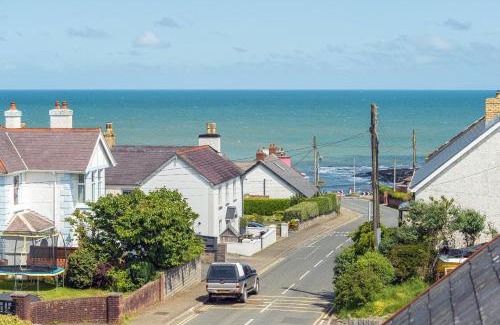 Aberporth House | Rooms at The Highcliffe