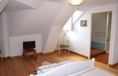 Leyritz-Moncassin House | ROOMS, Bordeaux region, wine route, baths, cures.