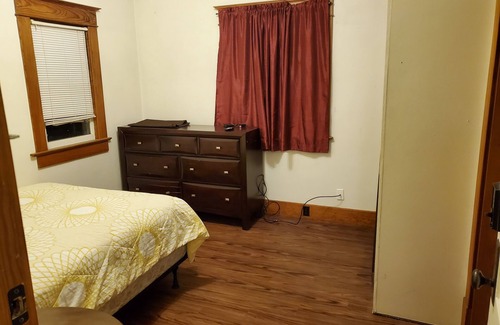 Pratt House | Rooms for rent! Traveling worker lodging!