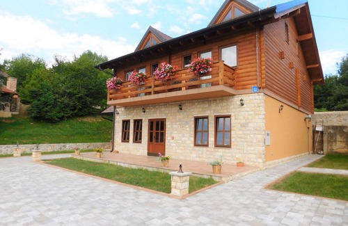 Grabovac Apartment | Rooms Ilija, (15144), Rakovica, Croatia