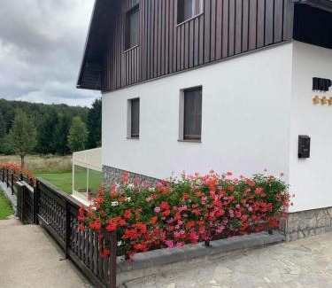 Jezerce Bed & Breakfast | Rooms Imperial House