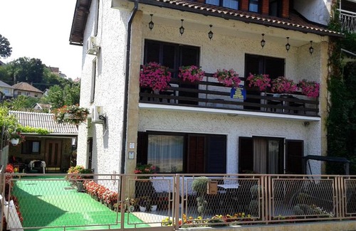 Donji Milanovac House | Rooms Jankovic