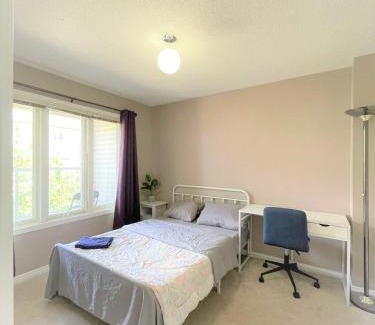 Burlington House | Rooms near Train Station