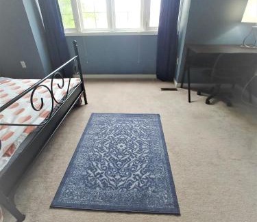 Burlington House | Rooms near Train Station