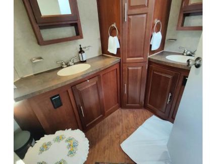 Crescent City Bed & Breakfast | Rooms, RV,Tents in Redwood N&S Park 红木国家公园的房间