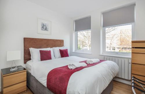 Leatherhead Apartment | Roomspace Serviced Apartments - Swan House