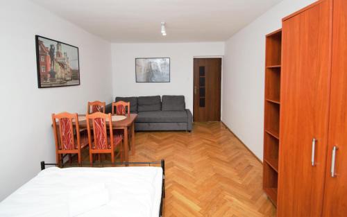 Poznan City Center House | roomspoznan po - Pokoje Kazimierza Wiekiego - 24h self check-in