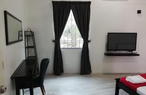 Parit Raja House | RoomStay Hj Esmon Parit Raja UTHM