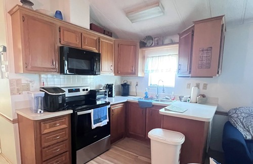 Braden River House | Roomy 2 Bed home in Sarasota Resort; near Siesta Key Beach! Includes golf cart.