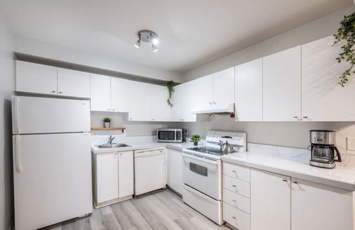 Hochelaga Apartment | Roomy 3-Bed Retreat in the Heart of Montreal!