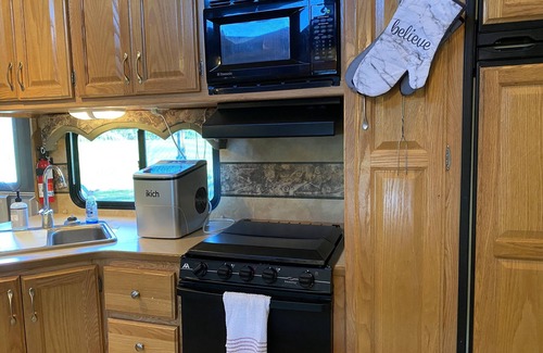 Combs House | Roomy 3 Bed RV- Near the White River, Fishing, Trails and Hunting