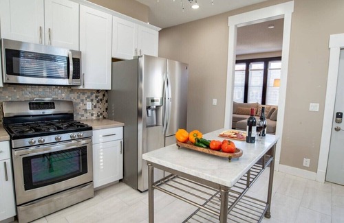 Bloomington Apartment | Roomy 3BR & 2BR Apartments near Universities