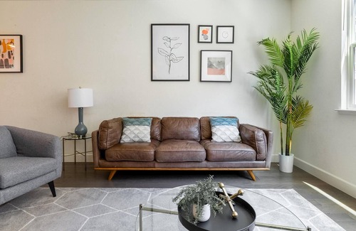 Newark Apartment | Roomy 3BR Condo in Newark Near Silicon Valley