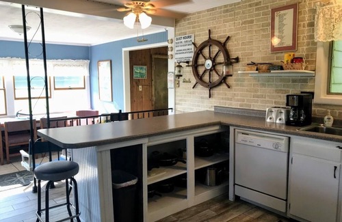 Put-in-Bay House | Roomy and comfortable 4 Bedroom, 3 Bath Island Home, Sleeps 10, Lake View