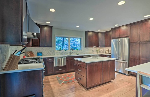 Eagle-Vail House | Roomy Avon Family Chalet w/Hot Tub in EagleVail!