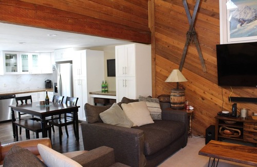Mammoth Lakes Condo | Roomy Central Mammoth 3 Story Condo
