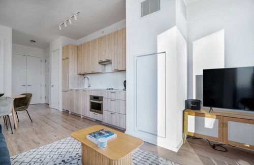 Clinton Hill Apartment | Roomy Clinton Hill 2BR w/W/D, Gym & Pool, nr BAM, by Blueground