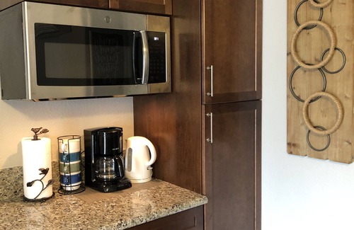 Ivey Ranch - Rancho Del Oro Apartment | Roomy comfy guest suite w/private entrance