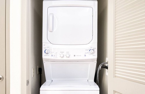 Dublin Apartment | Roomy Dublin 1BR w/ Gym, Lounge & Pool, steps to BART, by Blueground