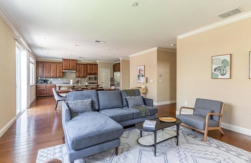Dublin House | Roomy Dublin 5BR w/Backyard, Groceries, Park & Playground, by Blueground