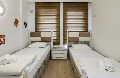 Tosmur Belediyesi Apartment | Roomy Flat With Pool in a Luxury Complex in Alanya