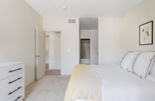 Fremont Apartment | Roomy Fremont 3BR w/ Pool, Gym, W/D, near TJ, WF, BART, by Blueground