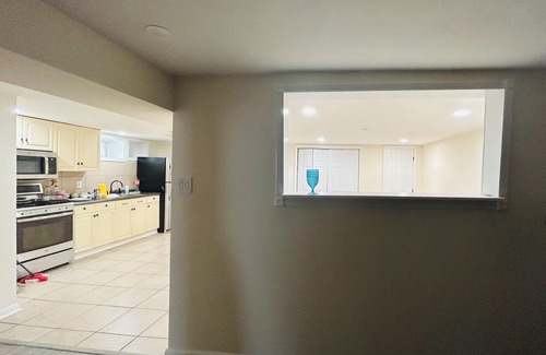 Arden Heights Apartment | Roomy garden apartment close to hospitals, shopping and transportation!