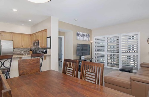 Pacific Terrace Condo | Roomy Gaslamp Condo with Pool