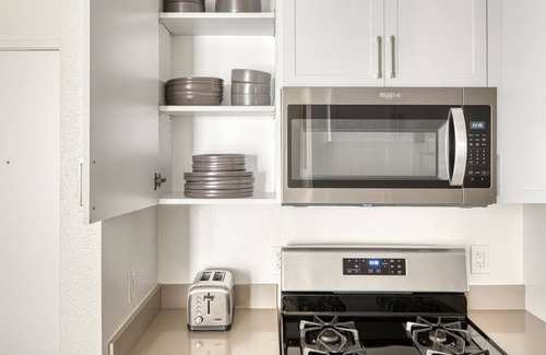 Los Feliz Apartment | Roomy Glendale 1BR w/ Gym, Pool & W/D, near Americana Mall, by Blueground
