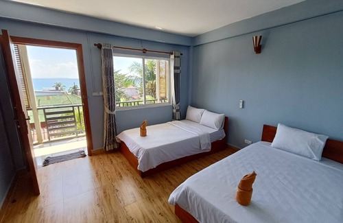 Koh Rong House | Roomy Guesthouse